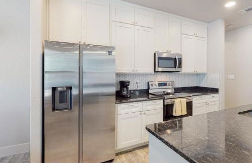 Tanglewood Retreat | Updated house in Spring Branch with a large yard - Foto 12