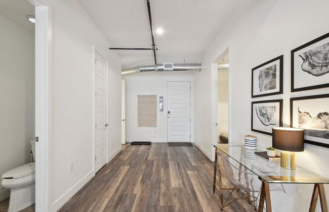 Cowboy Muse | RiNo Art Lofts - Foto 28