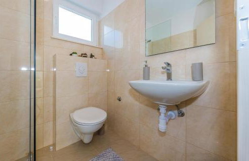 Six-Bedroom Holiday Home In Rogoznica - Foto 42