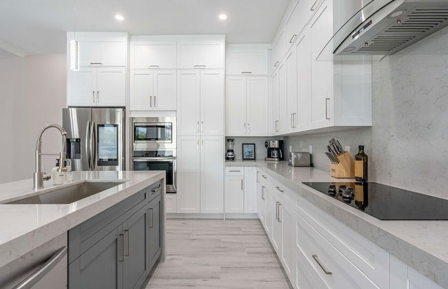 Sparkling new Vanderbilt Beach Luxury Escape - Photo 6