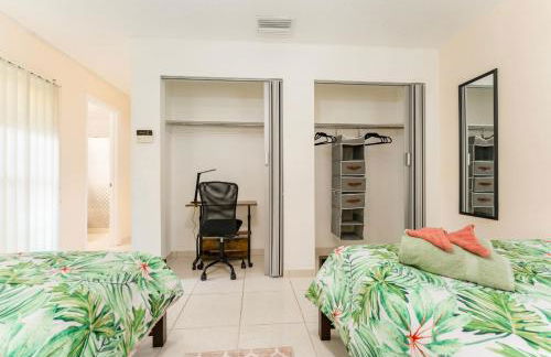 The Flamingo*4bed*pool*jacuzzi*foosball - Foto 29