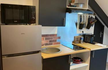 Appartement Atypique- Esprit Atelier Loft - parking privé - Wifi - vidéo - Foto 24