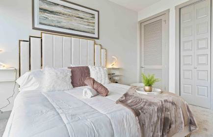 NEW! ChateauOasis PenthouseViews KingBed - Foto 26