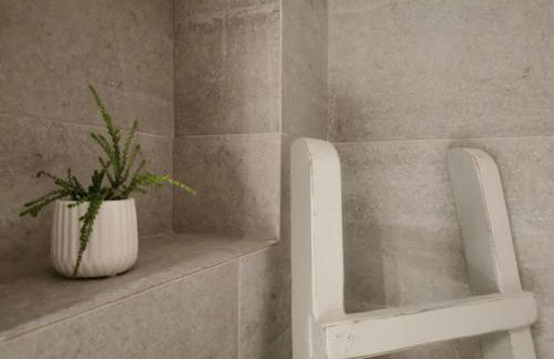 Helen's Minimal Studios & Apartments - Photo 4