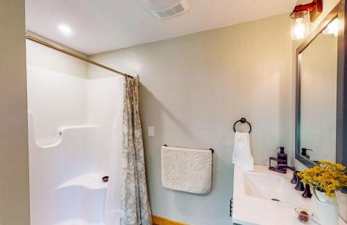 Hike, Fish, Ski! Coos Canyon Lodge in Maine - Foto 17