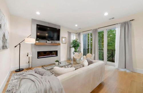 Comfy 3-BD Apt near United Center with Balcony - Foto 10