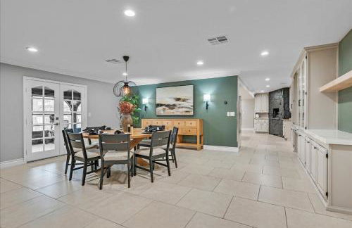 Luxury 5BR Retreat Pool Hot Tub Gym 7000sqf - Foto 13