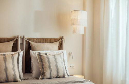 Salty Angel Sea Front Villa - Photo 8