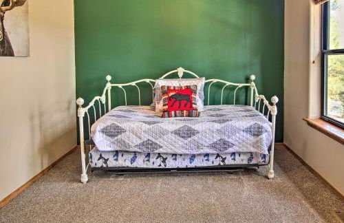 3 Mi to Dtwn Show Low Retreat with 2 Decks - Photo 21