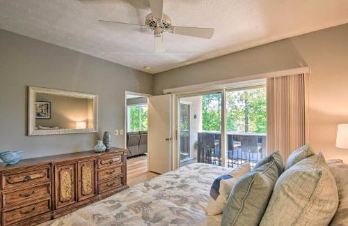 Resort-Style Condo with Balcony on Lake Keowee - Foto 13