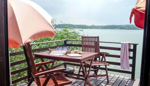 Chalet Bootshaus auf dem See by Interhome - Foto 2