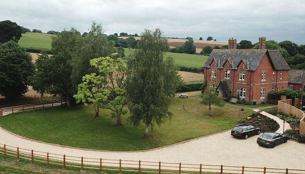 Newcourt Barton - Foto 2, Profilbild