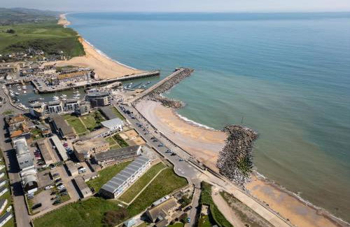 NEW Beachfront Apartment slps 4, West Bay, Dorset - Photo 11