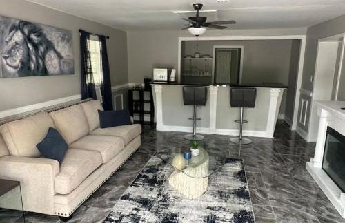 Roomy Renovated GuestHome, Desk, Yard, PetFriendly - Foto 1