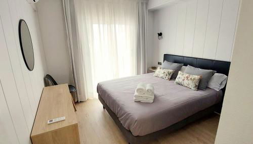 Primera Línea con Vistas al Mar y Piscina - Foto 5