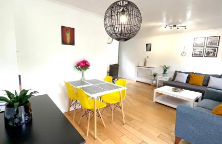 Amazing Location - City of London- 2 Bedroom Stunning Canal View House With Private Garden,Parking & Balcony - Foto 23