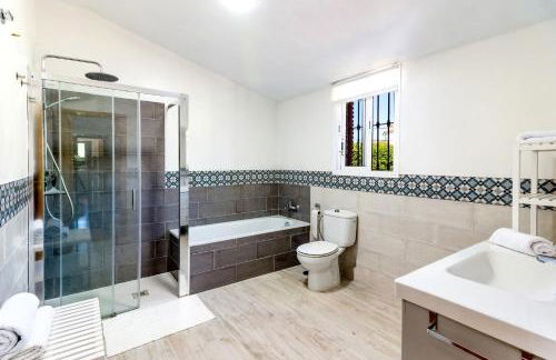 Villa Alegría - Option of Heated Pool - Sleeps 8 - Photo 23