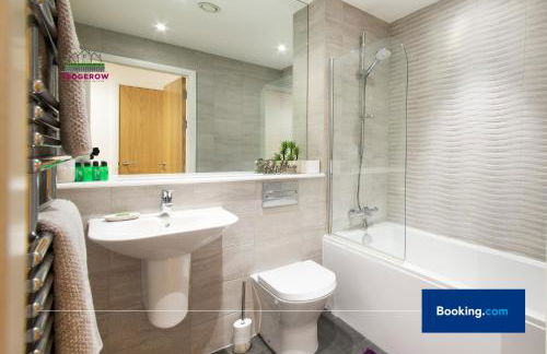 Premium Deals on Modern 2 -Bed 2-Bath Central City for Movers & Pros by Hedgerow l Embrace comfort and ease with our inviting 2 bedroom apartment l Attractions like Science and Industry Museum, Manchester Museum & Manchester Art Gallery - Foto 14