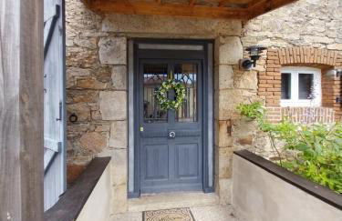 Beautiful 2 bed cottage with swimming pool - Foto 39