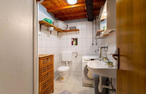 Gorgeous Home In Benkovac - Photo 36