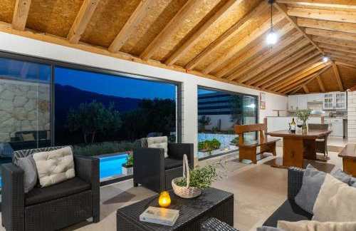 Villa Pasika with private 31m2 pool, summer kitchen with BBQ, 4 bedrooms - Photo 30