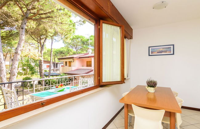 3 bedroom Apartment in Lignano Sabbiadoro with garden and terrace - Photo 4