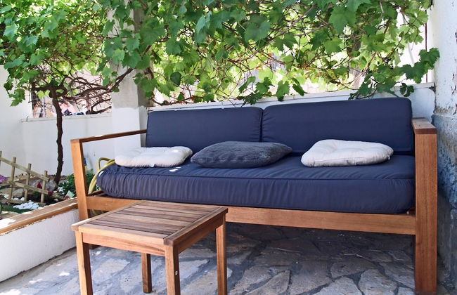 Step Away From The Beach 1-bedroom Apartment Lolov - Photo 16