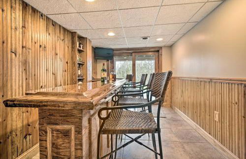 Indian Lake Retreat with Wet Bar and Covered Deck - Foto 16