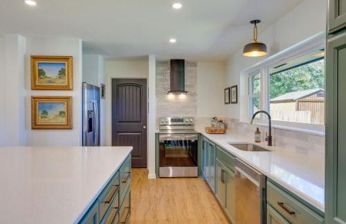 BBQ Ready and Fire Pit Chic Johnson City Home - Foto 10