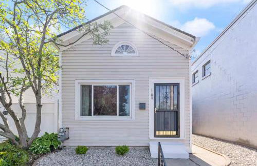 Stylish Retreat Walkable to Bars & Restaurants - Foto 25