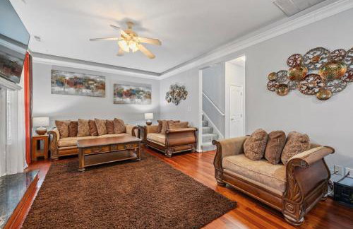 Elegant Retreat Spacious with Outdoor Fireplace - Foto 20