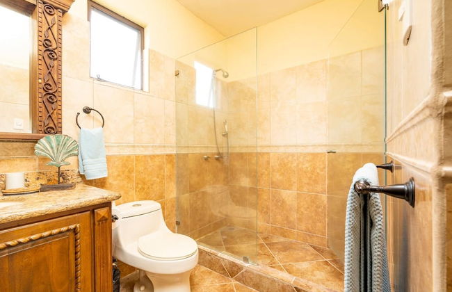 Hacienda-style Villa With Pool and Sweeping Ocean Views Above Potrero - Photo 32