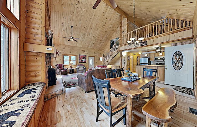 Sunset Cove Cabin On Lake Grindstone - Photo 12