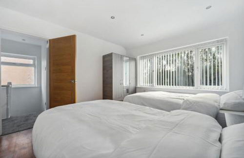 house in Heald Green village - Photo 11