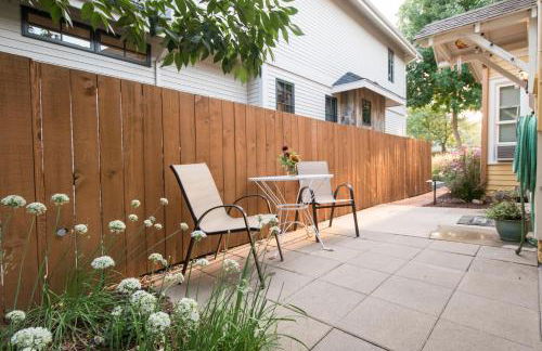 Cozy Victorian Cottage in the Heart of Old Town! - Foto 40