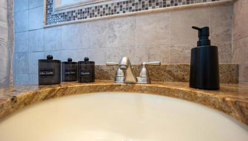 3bedroom APT with balcony & free street parking - Foto 2