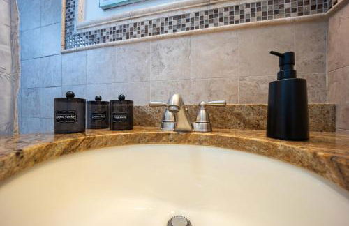 3bedroom APT with balcony & free street parking - Foto 2