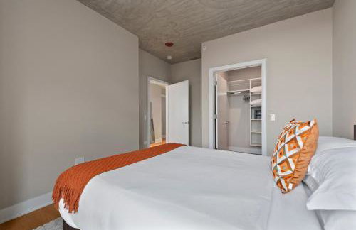 Sage Modern Apartments Near Union Park in West Loop - Photo 58