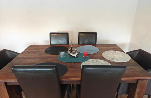 Haus 2 Etagen Garten 1 Badezimmer,1 Gäste Wc 200 Qm 5 Betten Gehoben mit Garten - Foto 35