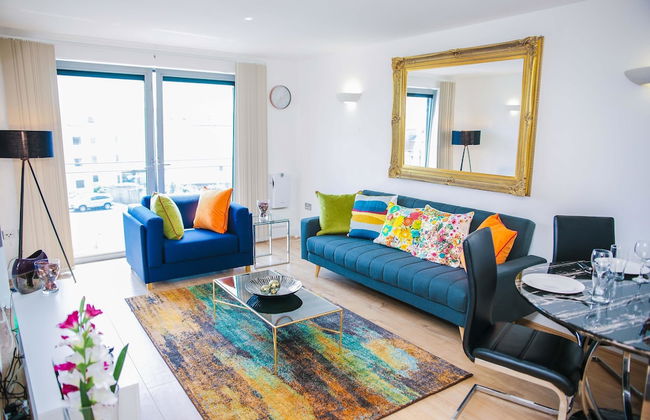 Riverside 2 Bed Apartment - Foto 20