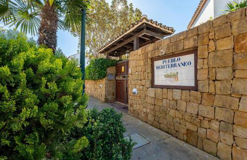 Bright Chalet with Swimming Pool and Close to Sea - Photo 60