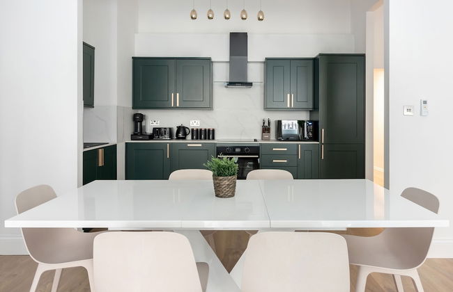 Luxury Apartment in Central London - Photo 8