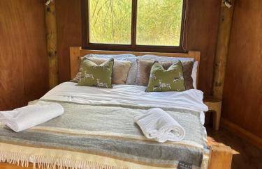 Kingfisher Riverside Glamping with private hot tub - Foto 23