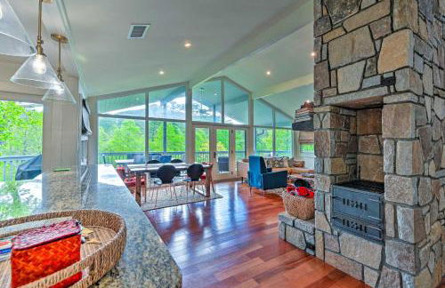 Cashiers Retreat with Fireplace and Mtn Views! - Foto 7