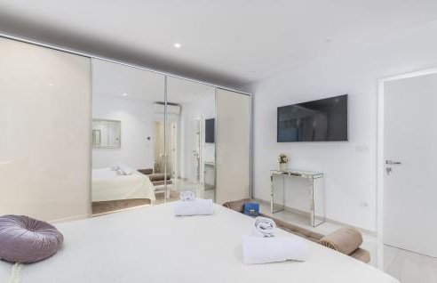 Villa Sara for 10 people near Novigrad with sea view and salt- water pool - Foto 38