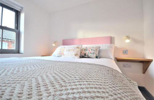 New street Luxury town house in the centre of Holt with free PARKING for one car - Foto 20