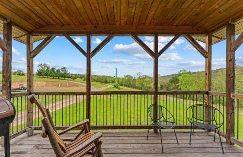 Rustic Barn Retreat w Hot Tub Game Room & FirePit - Photo 6
