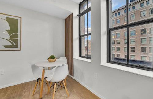 The Dirty Martini Den Classic style Extra Dirty - Foto 25