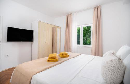 Holiday House Ivan with heated pool - Photo 16