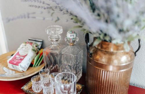 Cozy stay at Twin Treehouse in UT, Moody with Free parking - Photo 5